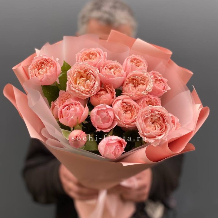 Букет комплимент из кустовых роз Джульетта в Пскове