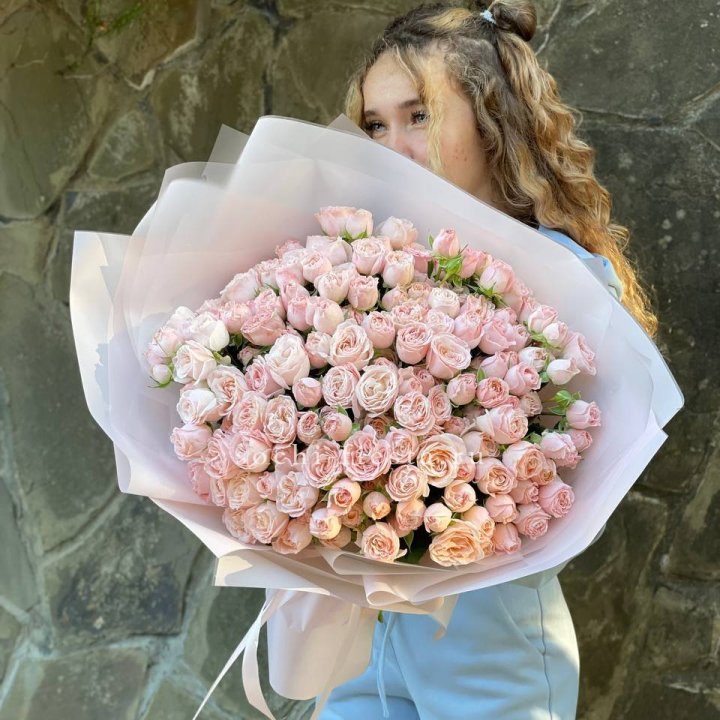 45 роза бомбастик Крем в Пскове