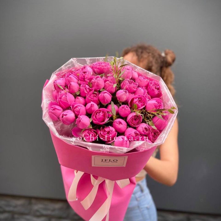 Кустовые розы букет Мисти Баблс в Пскове