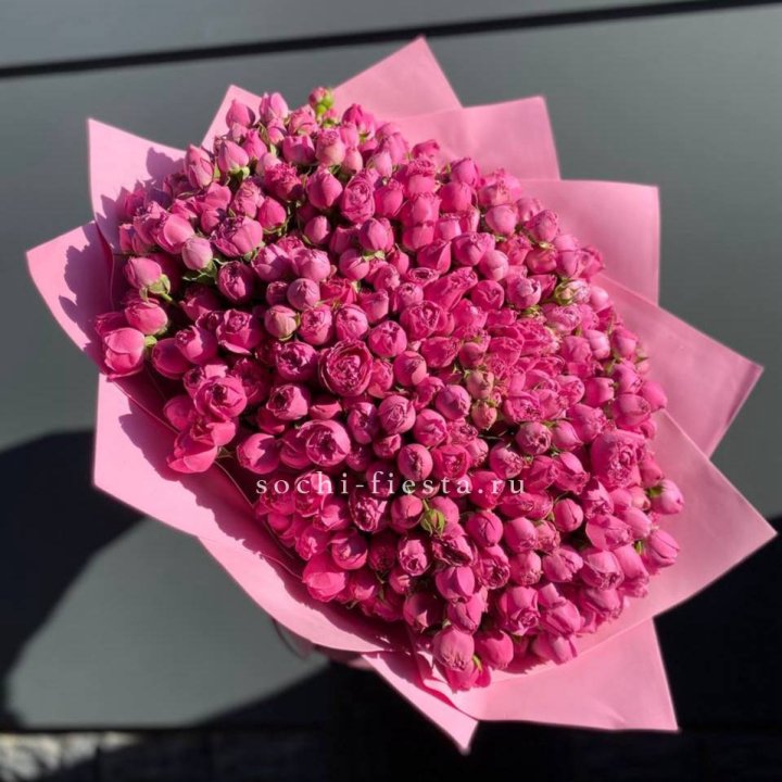 151 кустовая роза в Пскове