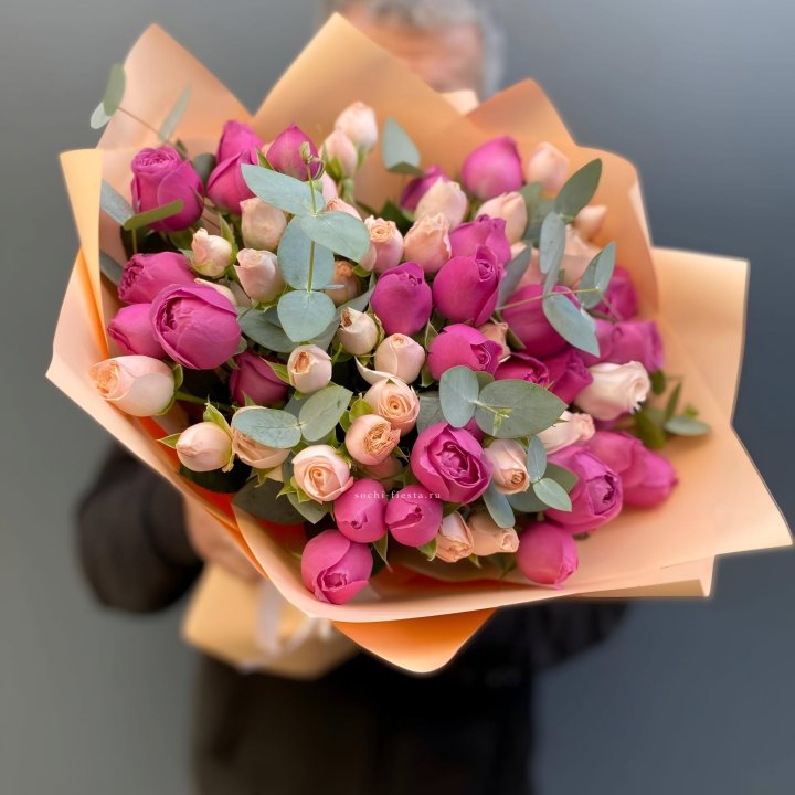 Букет кустовых роз Тендернес в Пскове