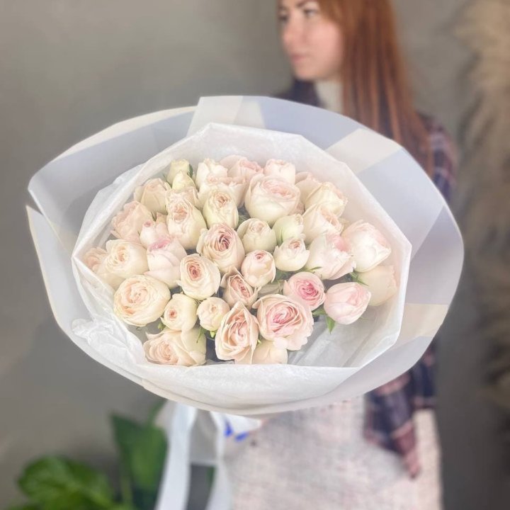 Букет кустовых роз в Пскове