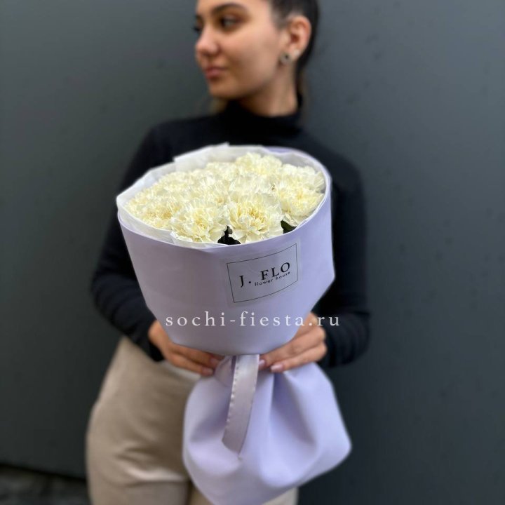 Букет белых диантусов в Пскове