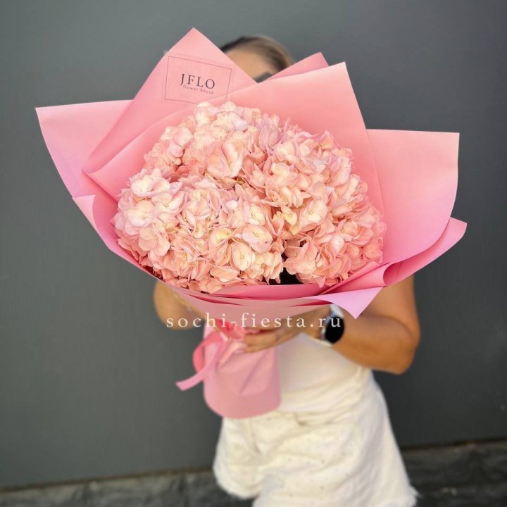 Букет гортензий "Крем" в Пскове