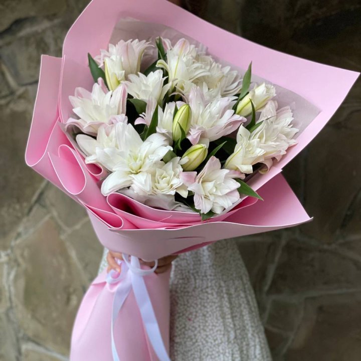 Букет пионовидных лилий №1 в Пскове