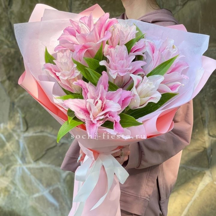Букет пионовидных лилий №2 в Пскове
