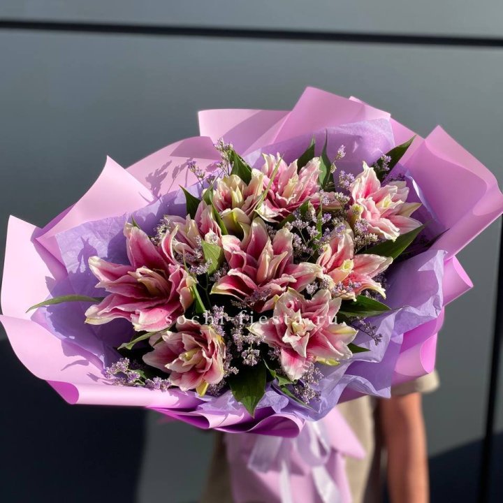 Букет пионовидных лилий №4 в Пскове