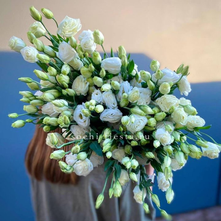 Охапка эустомы в Пскове