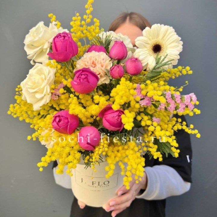 Цветы в боксе "Слобода" в Пскове