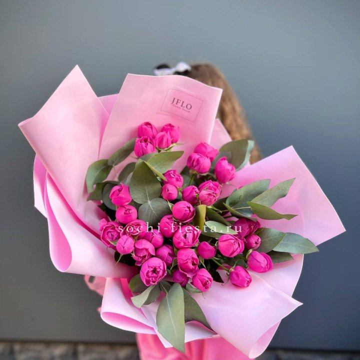 Пионовидные розы баблс в Пскове