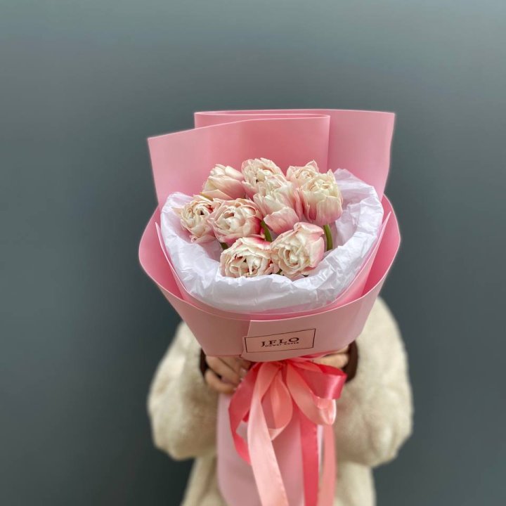 9 нежных тюльпанов в Пскове