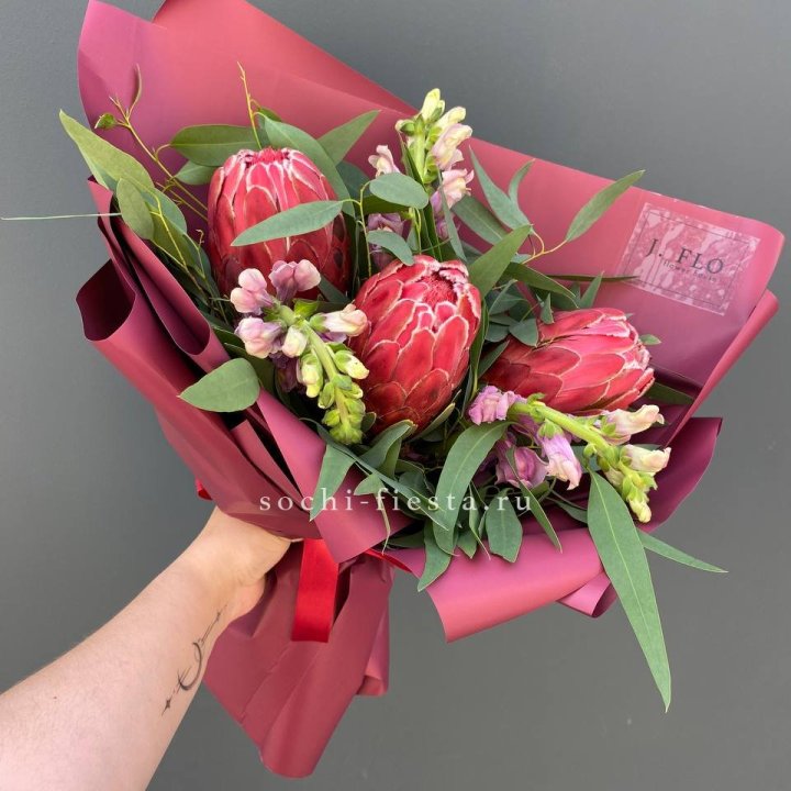 Букет из протеи "Квин" в Пскове