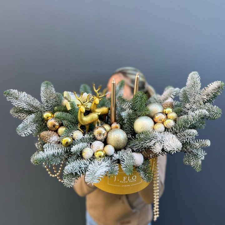 Композиция "Мери крисмас голд" в Пскове