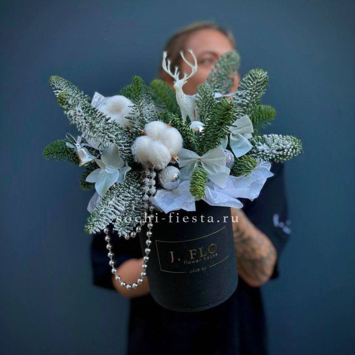 Композиция "Мери крисмас" в Пскове