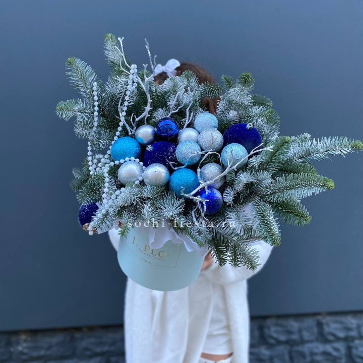 Композиция "Голубая бездна" в Пскове