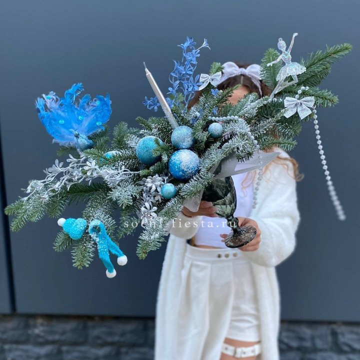 Композиция в бокале голубая в Пскове