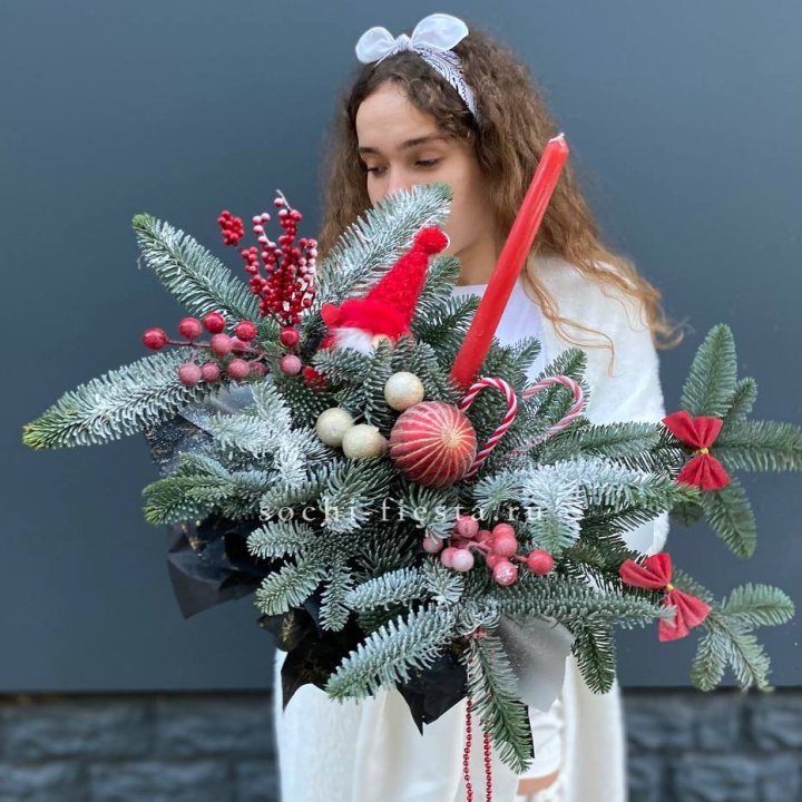 Композиция в бокале красная в Пскове