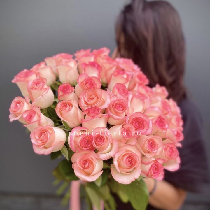 Охапка Роз Джумилия в Пскове