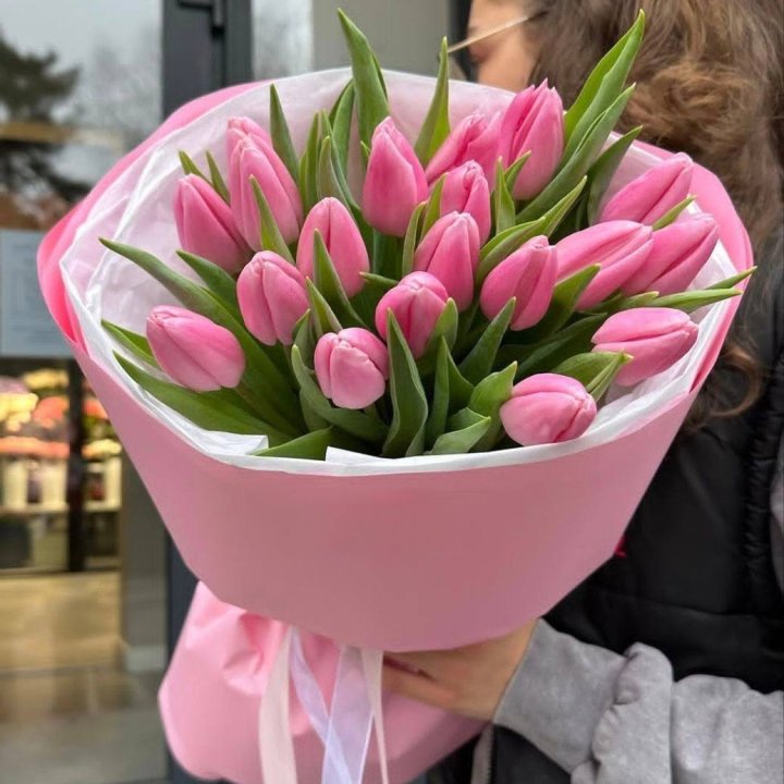  19 розовых тюльпанов в Пскове
