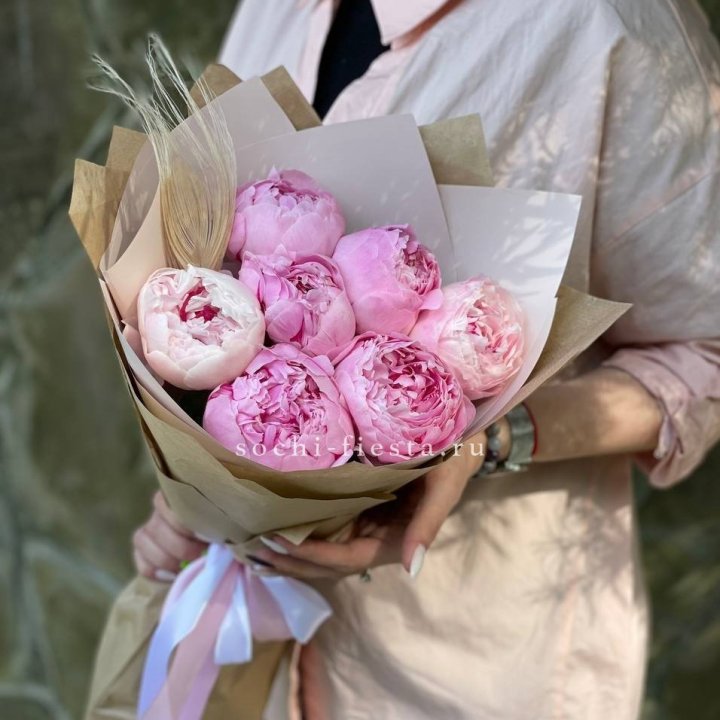 Букет пионов "Венди" в Пскове
