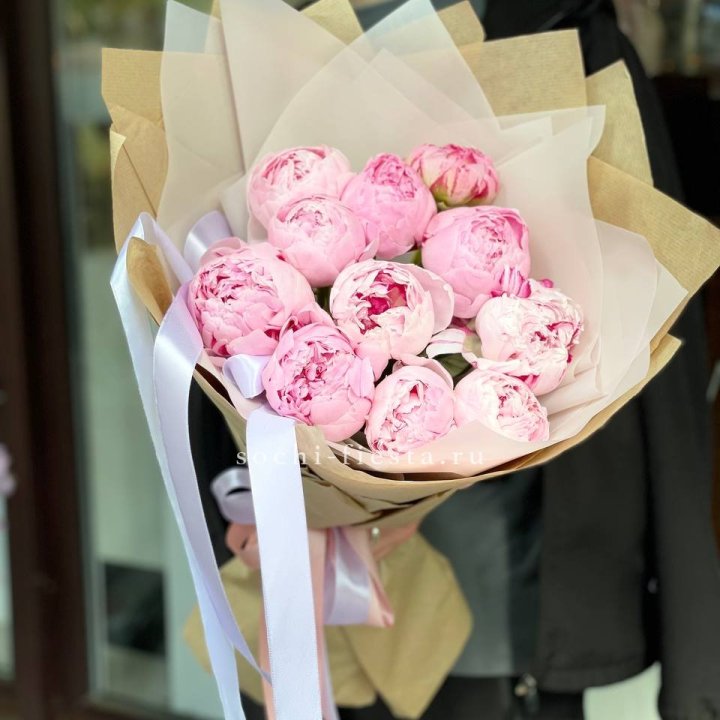 11 пионов в оформлении в Пскове