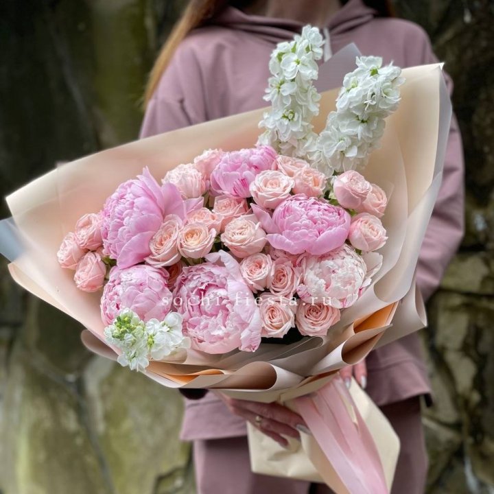 Букет с пионами №1 в Пскове