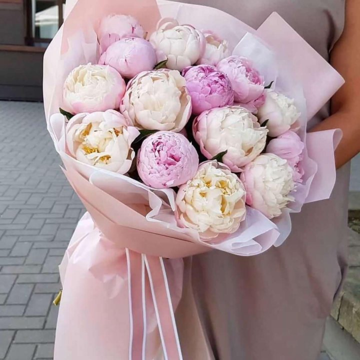 Букет пионов "Маршмелоу" в Пскове