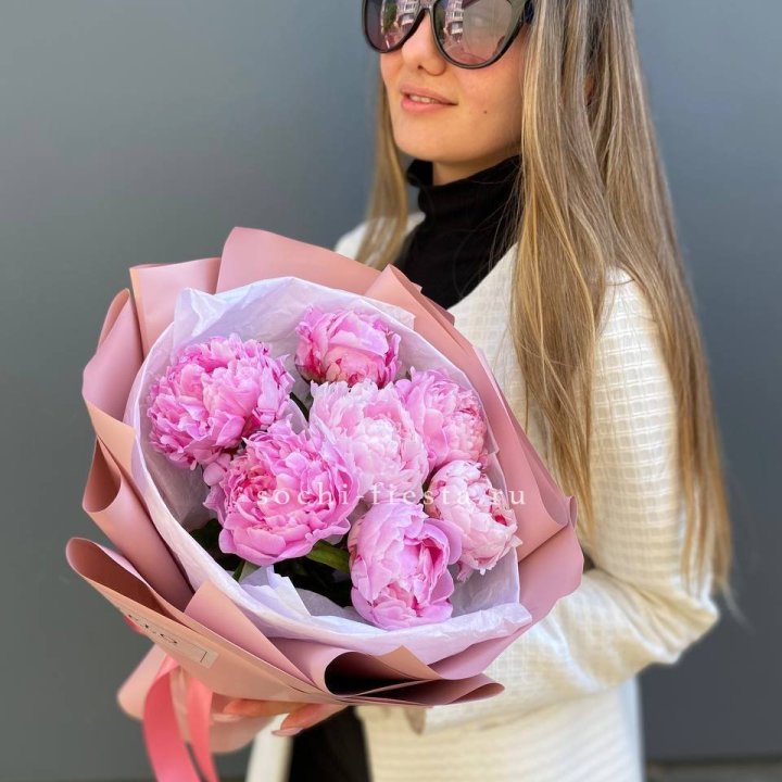 7 пионов в оформлении в Пскове