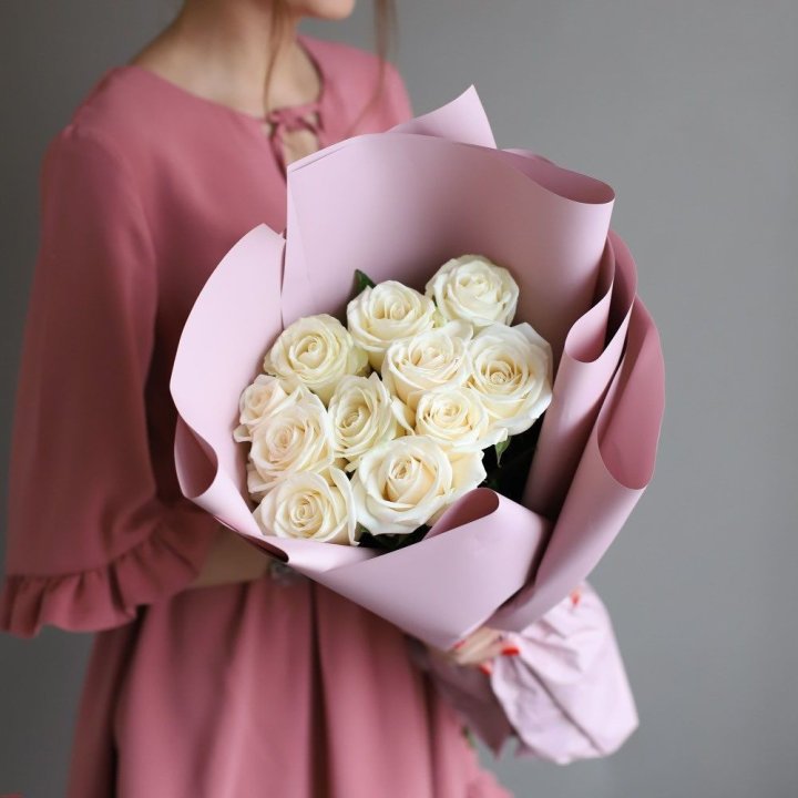 11 белых роз в Пскове