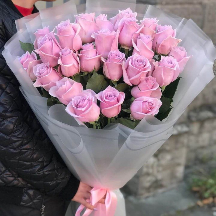 25 высоких розовых роз в Пскове