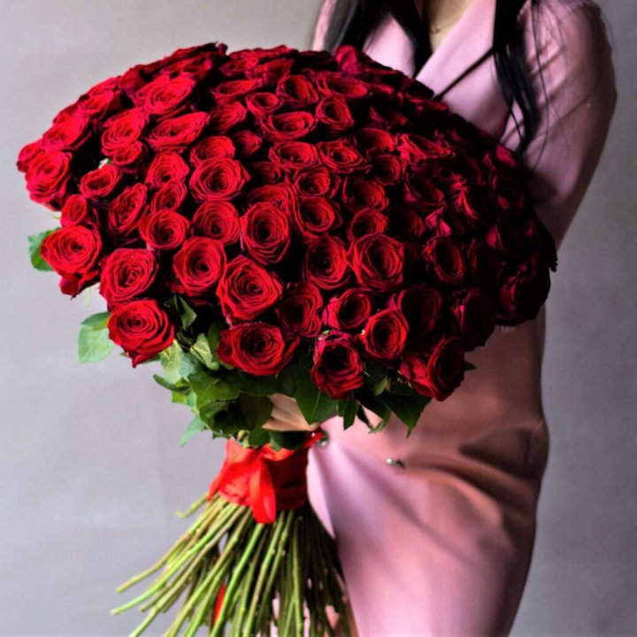 101 высокая роза в Пскове