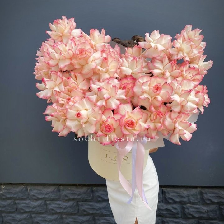 31 французская роза Джумилия в боксе в Пскове