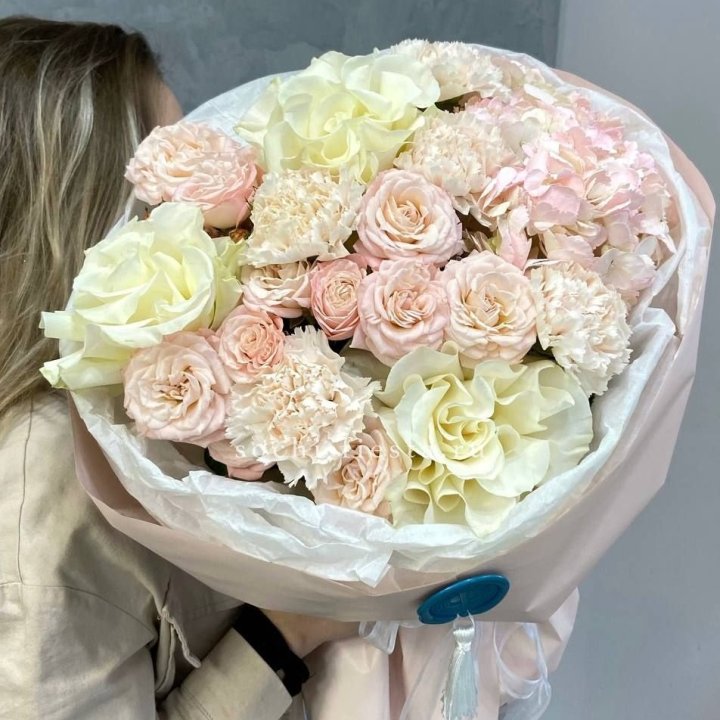 Дизайнерский букет "Джентел" в Пскове