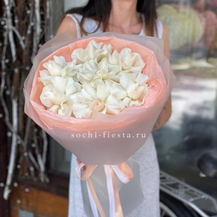 7 Белых французских роз в Пскове