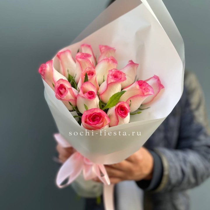 15 роз "Джумилия" в Пскове