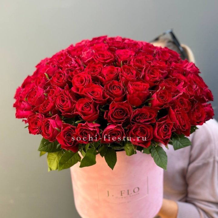 101 кенийская роза в цилиндре в Пскове