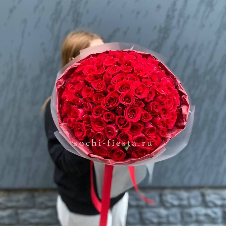 101  красная кенийская роза  в Пскове