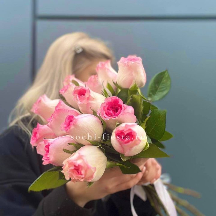 15 роз Мандала в Пскове