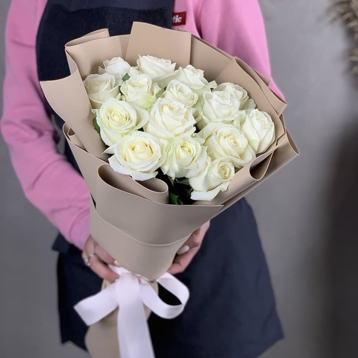 15 белых роз миракли в Пскове