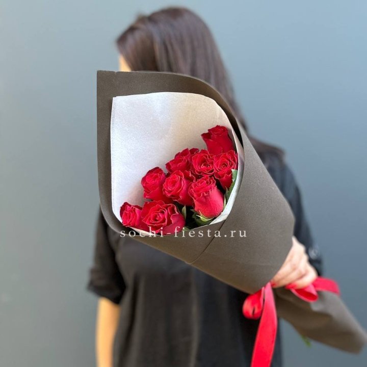 9 красных роз в фоамиране в Пскове