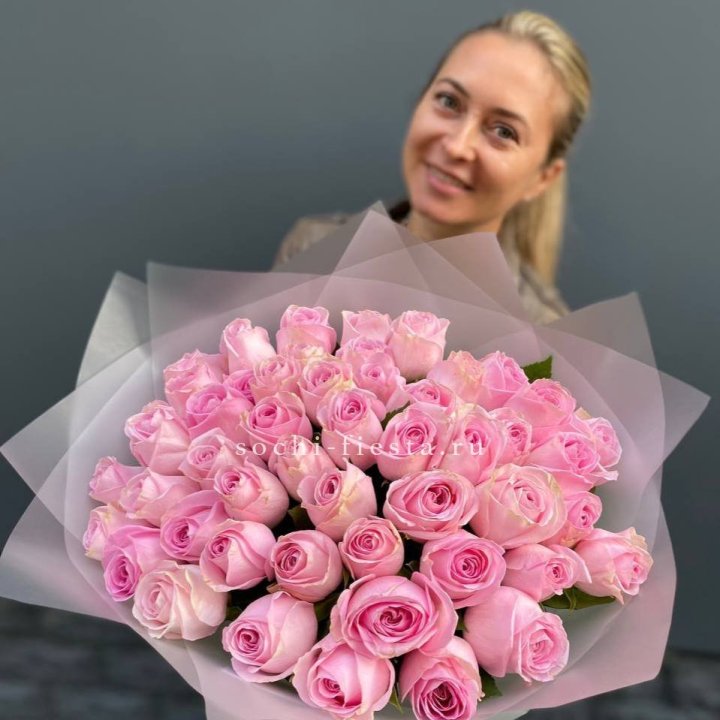 51 розовая роза в Пскове