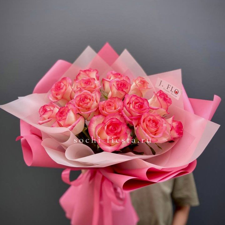 15 роз "Джумилия" в Пскове