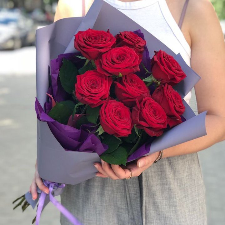 9  красных роз №1 в Пскове