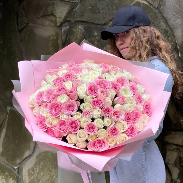 101 роза Миксбери в Пскове