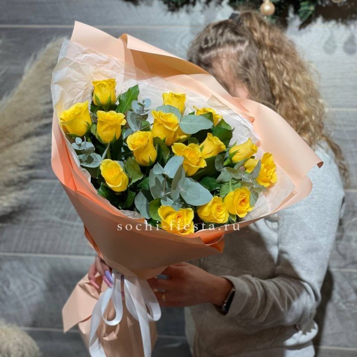 15 желтых роз в Пскове