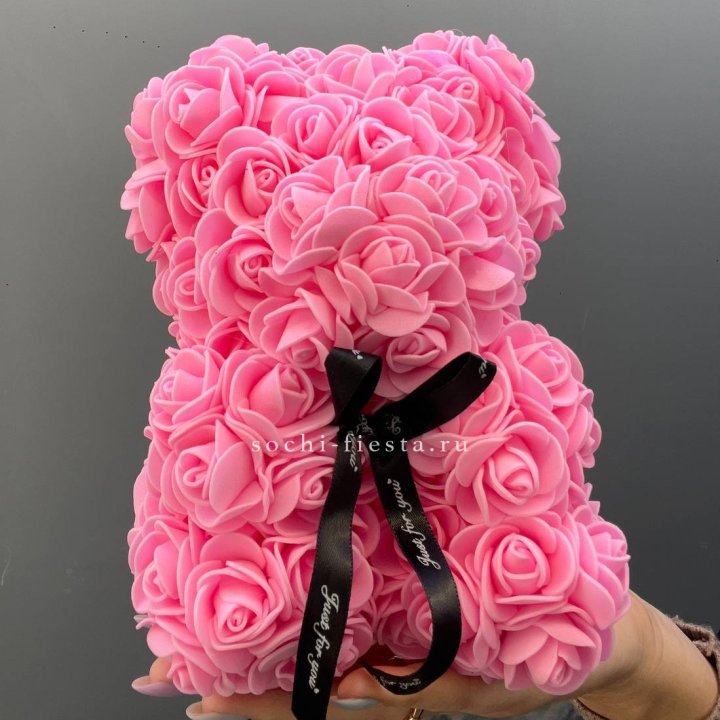 Игрушка медведь из розовых роз в Пскове