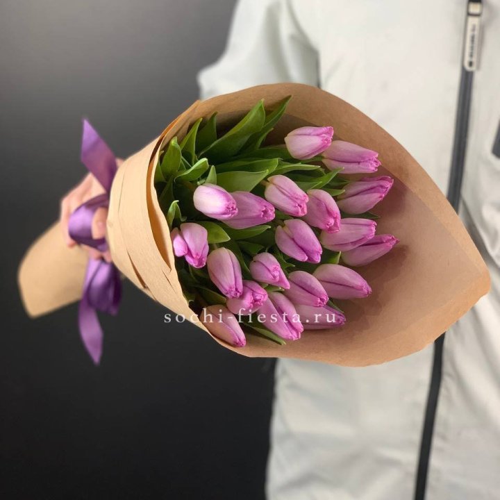 19 розовых  тюльпанов в Пскове