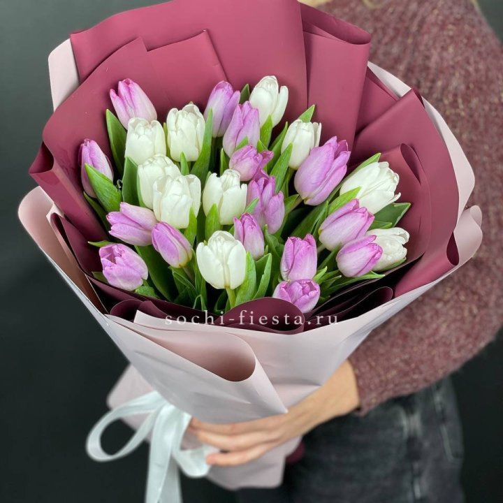 25 тюльпанов микс в Пскове