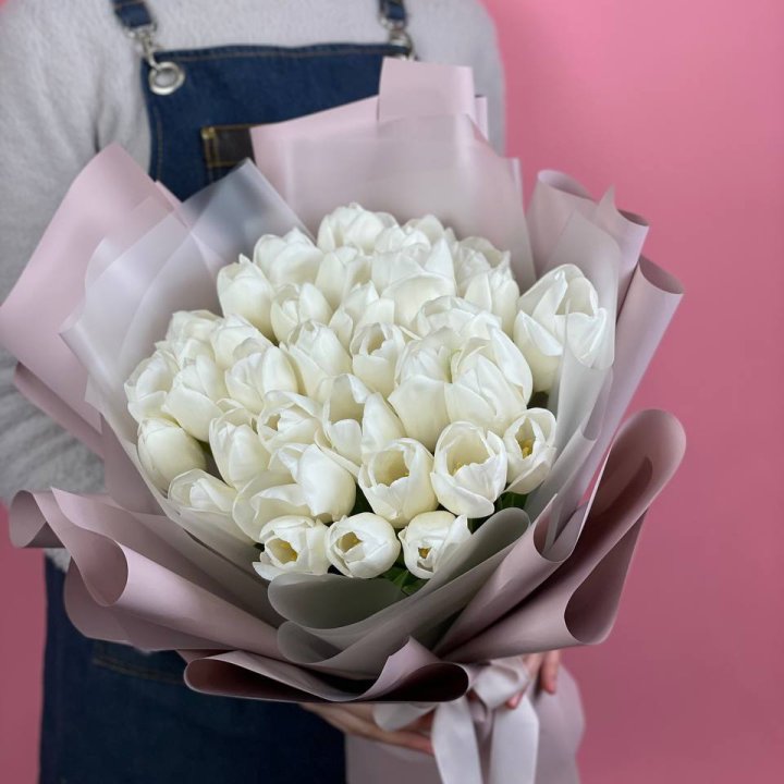 Букет белых тюльпанов "Пур-пур" в Пскове